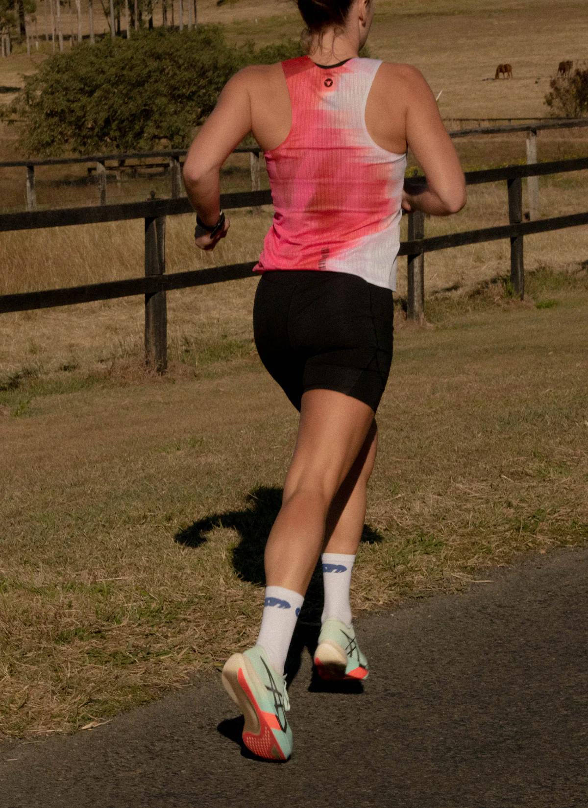 Women's FlyMesh Singlet - Raspberry Wave - Image 2
